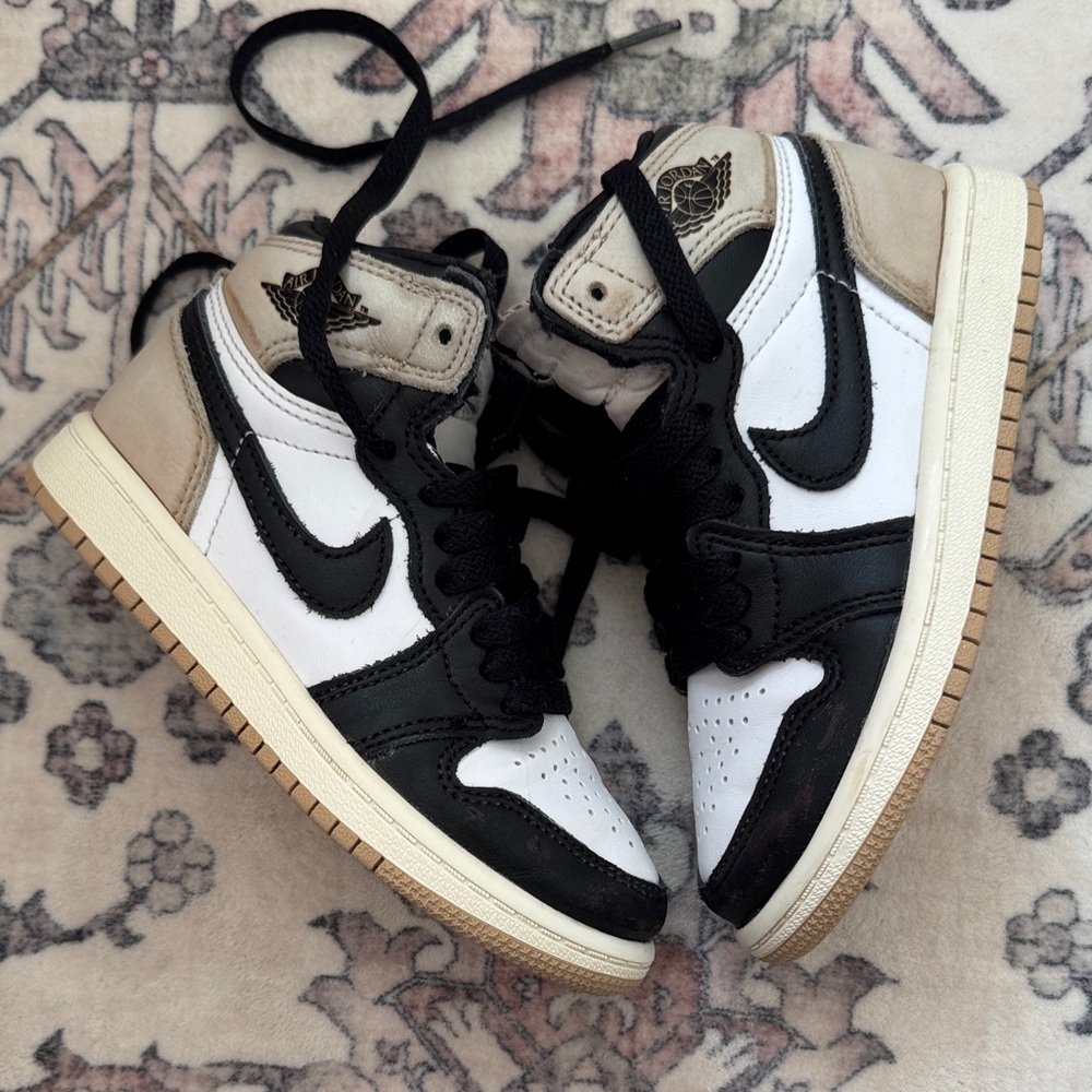 Nike AIR JORDAN Black and White High-Top Sneakers